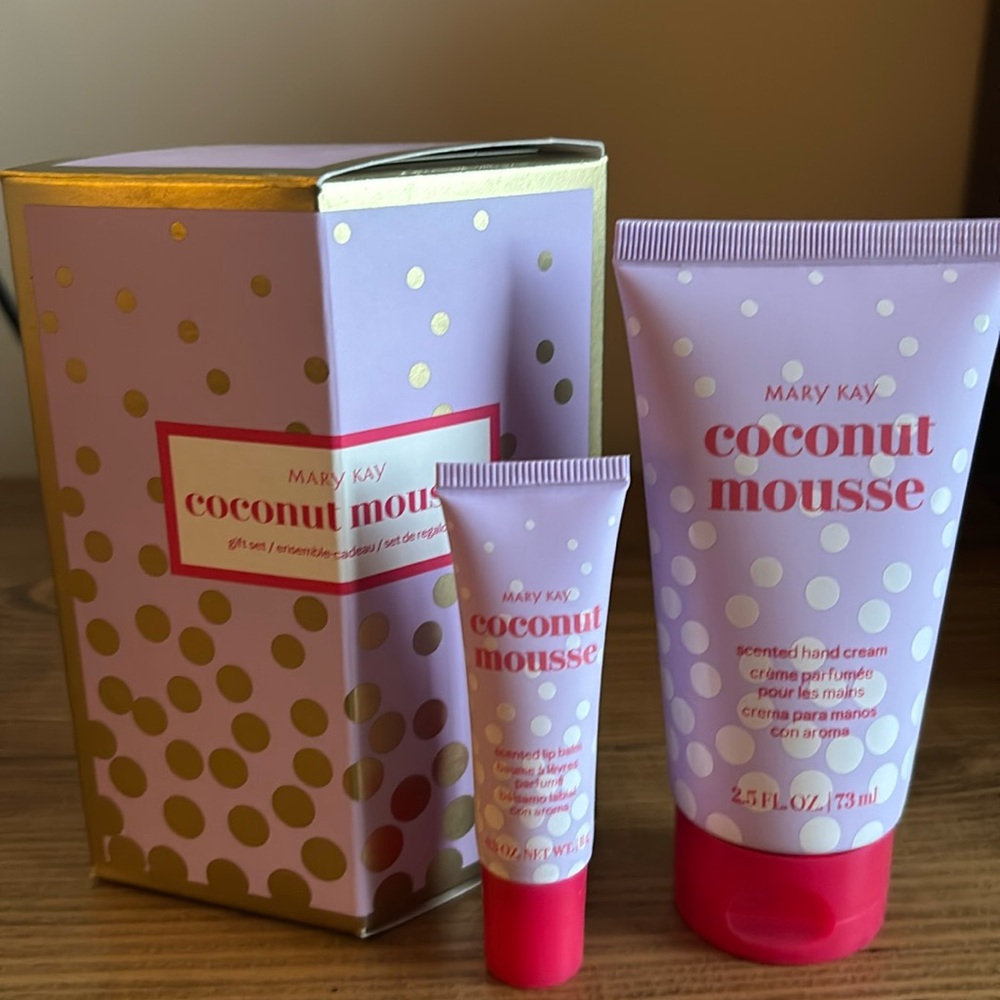 NIB Mary Kay Coconut Mousse set - Picture 1 of 3